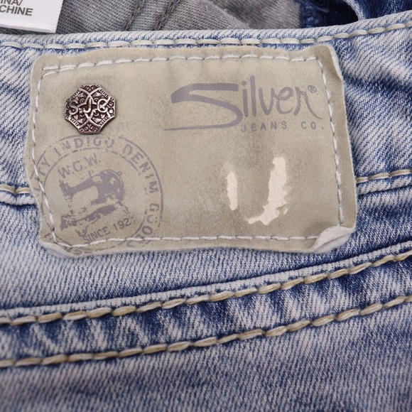 Silver Jeans Womens Size 28/24 Aiko Mid Rise Capri Distress Light Wash - Picture 5 of 11